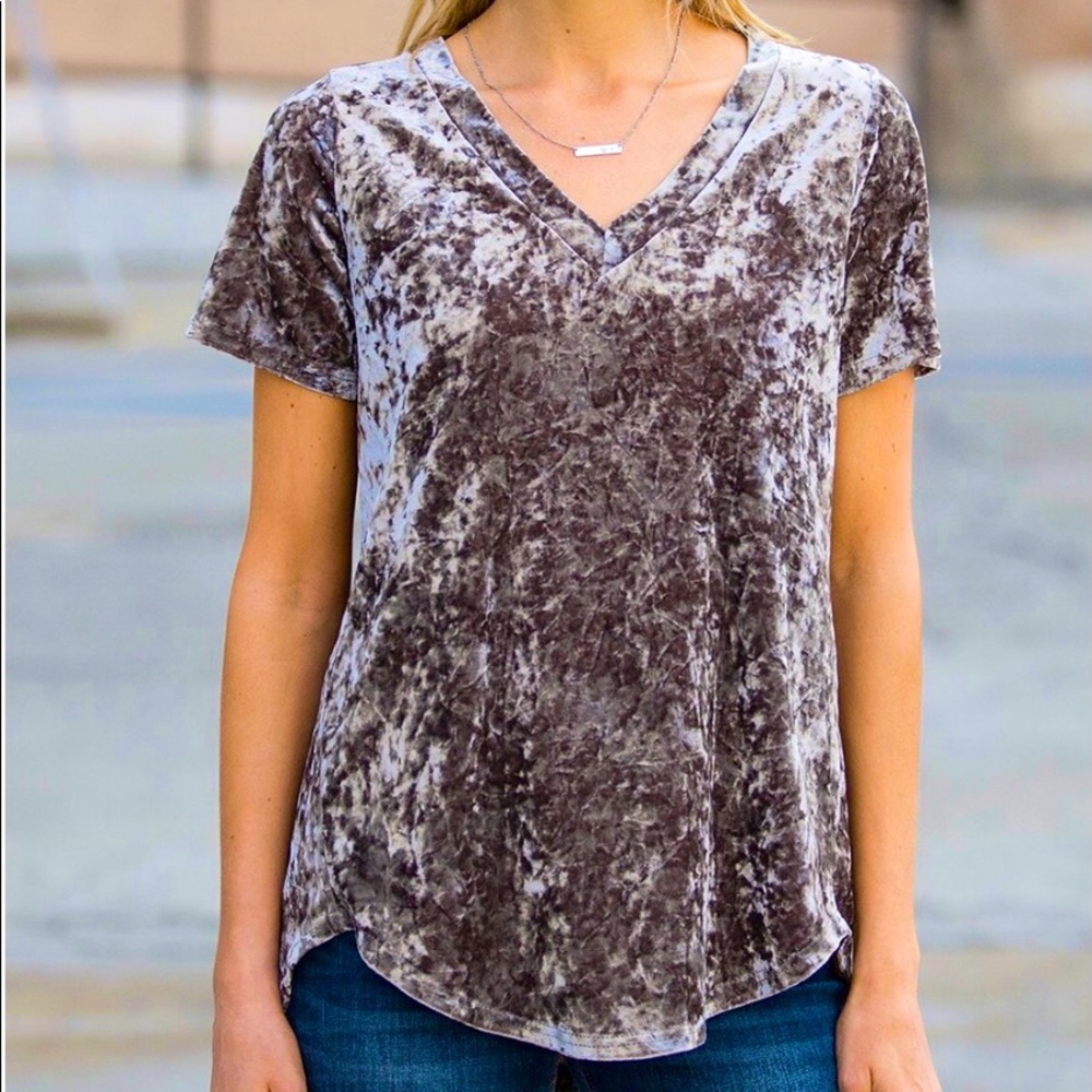 Amaryllis Crushed Velvet Hi-Low Shirt EUC